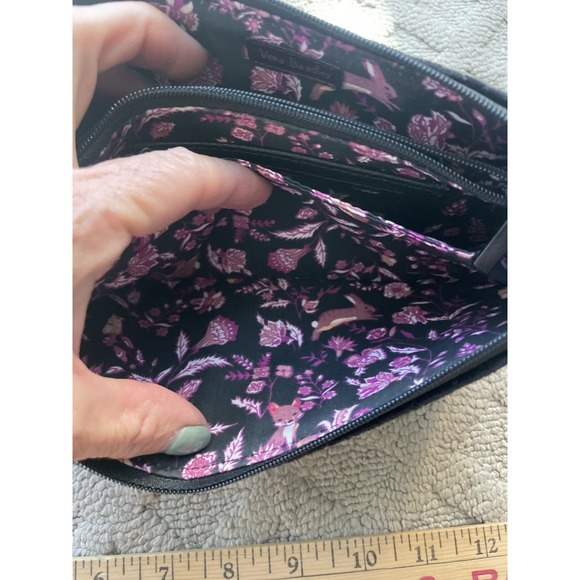 Beautiful VERA BRADLEY Carry All Pouch Zip Slim Wristlet - Black Velvet - Picture 12 of 16